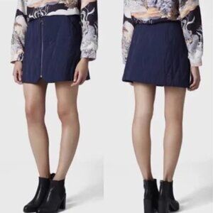 TOPSHOP Navy Blue Quilted Zippered Skirt  Sz 6 Front Zip Mini